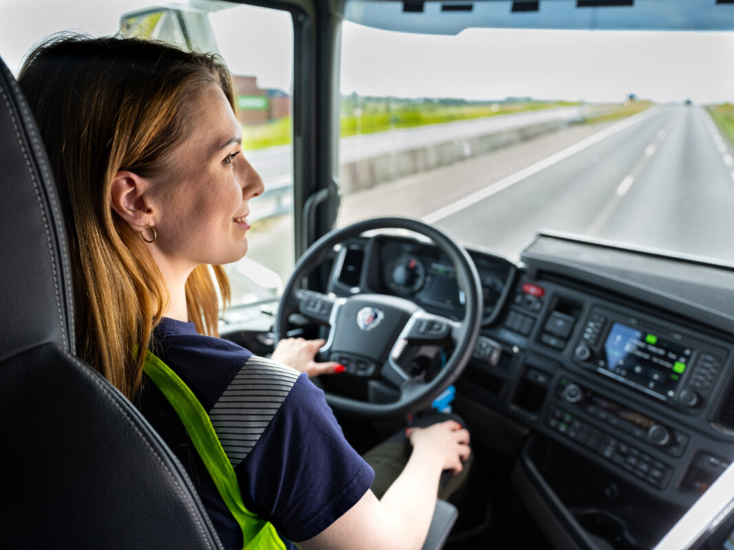 Edyta in Vrachtwagen