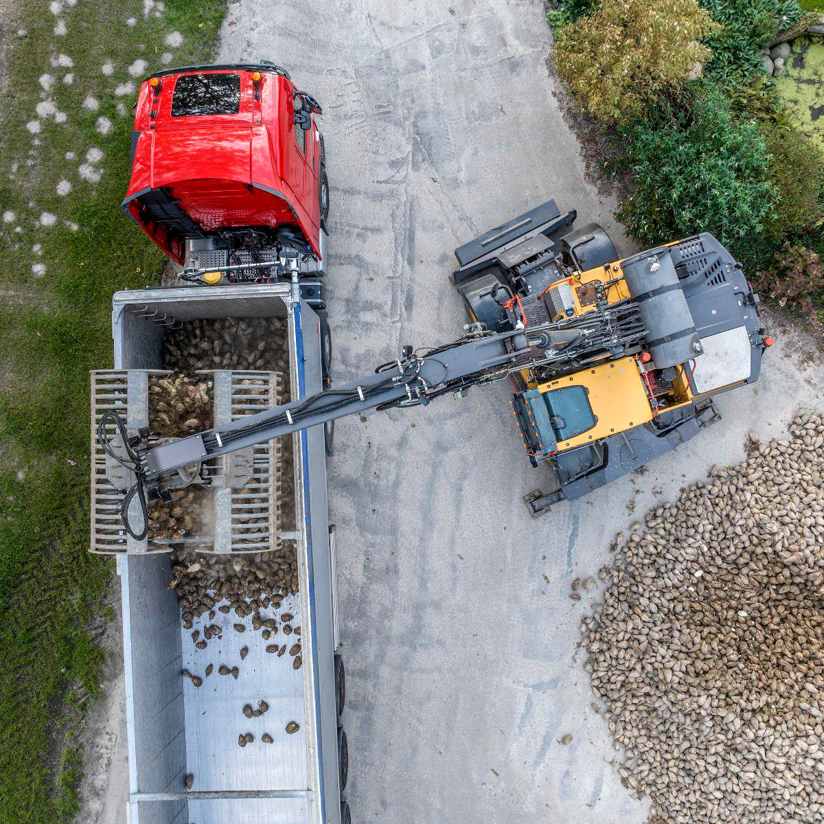 Bietenwagen wordt geladen