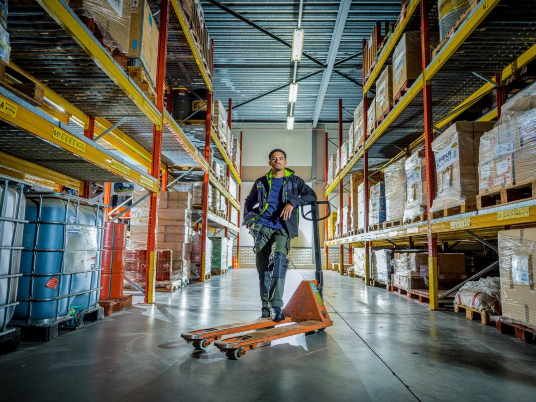 Magazijnmedewerker vacature - pompwagen